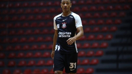 Corinthians testa jogador de futsal a pedido de Fernando Diniz