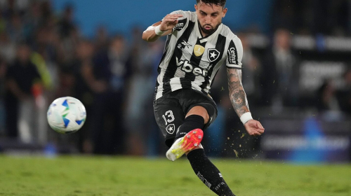 Capitão Alex Telles sai em defesa de Danilo Santos