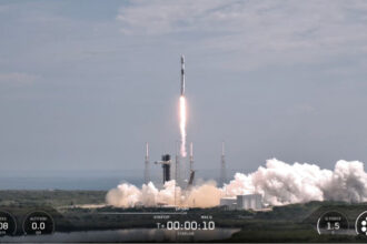 SpaceX launches 29 Starlink satellites, lands rocket on ship at sea (video, photos)