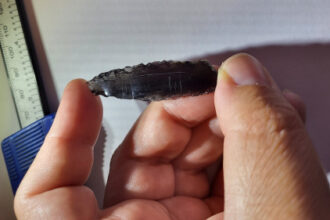 Oddly etched Neolithic arrowheads baffle archaeologists in Turkey