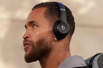 Immerse yourself in your music with these Beats Solo 4 headphones for just $90
