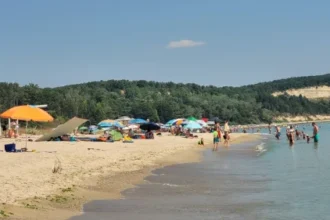 Лекари от Пловдив предупреждават за грешката с мокрия бански и пътуванията, които могат да увредят бъбреците