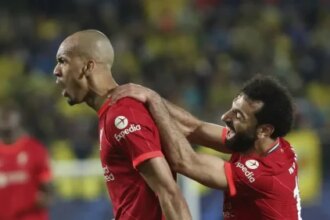 Fabinho llega a Turquía para jugar con el Trabzonspor de Mohamed Salah