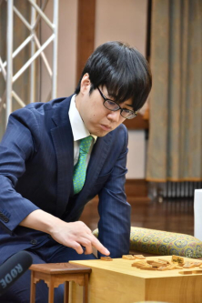 【竜王戦挑決】「ハットリくん」服部慎一郎七段、激戦制し竜王戦初挑戦　棋聖に続き藤井６冠と対決