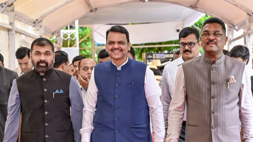 No need to make drivers Marathi experts, basic communication enough: Fadnavis
