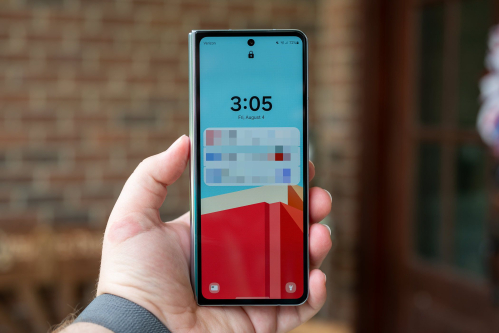 How I built a one-tap “travel mode” that locks down my Android when I’m at the airport