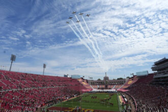 Social media roasts USC during its replacement game for Notre Dame