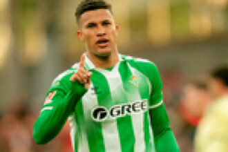 Deossa no contempla su salida y apunta a cerrar una vía para el Betis