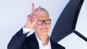 With Just 9 Words, Tim Cook’s Farewell Email Taught a Lesson for Every Leader