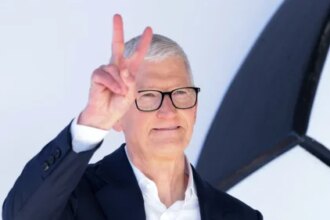 With Just 9 Words, Tim Cook’s Farewell Email Taught a Lesson for Every Leader
