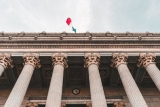US government and bond traders locked in standoff over yields and borrowing costs