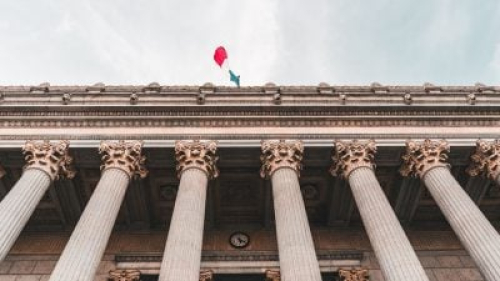 US government and bond traders locked in standoff over yields and borrowing costs
