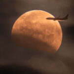 APOD: 2026 September 1 – A Plane Lunar Eclipse