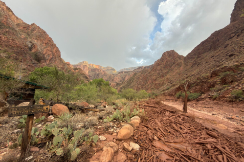 15 MISSING IN GRAND CANYON FLOOD