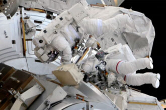 Two astronauts replace ISS camera and docking aid on 6th-ever all-female spacewalk (video)