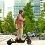 Vuelve a la rutina sin atascos ni esperas: los patinetes eléctricos perfectos para moverte por la ciudad a tu ritmo