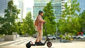 Vuelve a la rutina sin atascos ni esperas: los patinetes eléctricos perfectos para moverte por la ciudad a tu ritmo