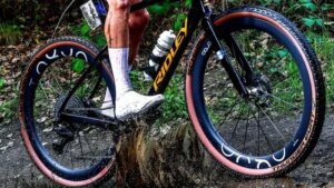 El circuito de gravel más duro que he corrido: muros, senderos MTB y ríos en el Europeo de Houffalize
