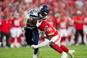 Watch Montorie Foster call his parents after making Seahawks’ roster