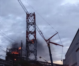 日本製紙八代工場で煙突の解体作業中に出火、作業10人全員退避　けが人確認されず　熊本