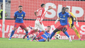ACUM: Dinamo -1, pe Sport.ro. Se joacă 10 la 10 în ultimele trei minute!