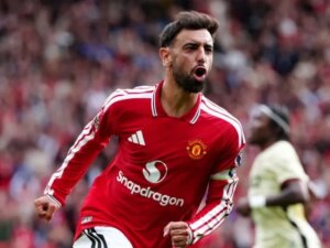 Man United transfer news: Bruno Fernandes contract extension decision ‘revealed’ as £300,000k captain enters final year