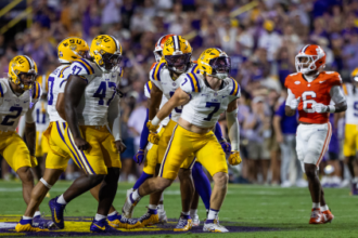 College football rankings: LSU set to climb after dominant win, Oregon’s status as No. 2 in doubt