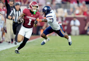 Brent Venables praises special teams unit on punt return touchdown
