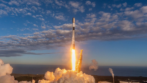 SpaceX Falcon 9 rocket launches 27 Starlink satellites, lands on ship at sea (video)