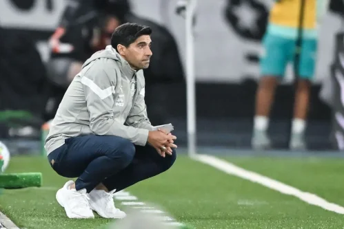 Palmeiras empata com Botafogo, perde liderança para o Flamengo e vê rival abrir vantagem