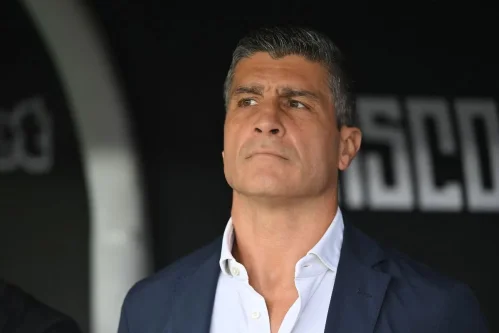 Vasco poupa titulares, viaja sem cinco jogadores e indica time misto contra o Santa Fe