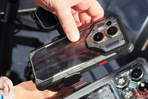 I tried a phone with a battery over triple the size of the Galaxy S26 Ultra’s