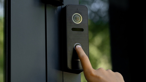 Wired Vs. Wireless Video Doorbells: Pros, Cons, And Differences Explained
