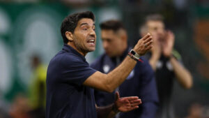 Felipe Melo responde a Abel: “Antes dele já havia Palmeiras, deve tudo ao Palmeiras”