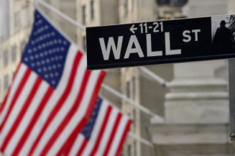 Dow futures fall over 300 points after extended weekend as oil prices rise on more attacks