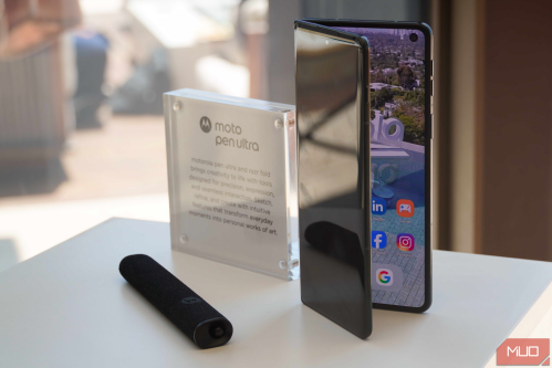Motorola just built the stylus Samsung’s Galaxy Z Fold never should’ve lost