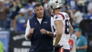 Who is Eli Raridon? Patriots rookie catches first NFL touchdown from Drake Maye
