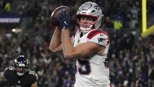 Is Hunter Henry playing tonight? Why Patriots TE is off to slow start vs. Seahawks