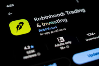 Multiple Analysts Are Lifting Robinhood (HOOD) Stock Price Targets and Here’s Why