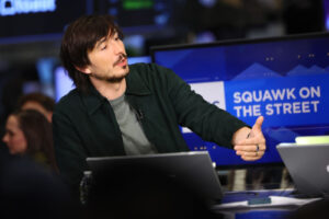 Robinhood CEO says companies shouldn’t get veto over stock tokens in AMC feud