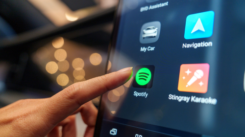 Android Auto’s Wavy Audio Line Is Leaving Users Conflicted