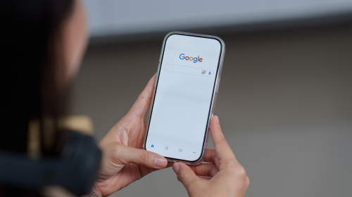 This Hidden iPhone Feature Lets You Use Your Eyes Like A Mouse Pointer