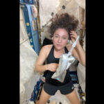 NASA astronaut Jessica Meir shares zero-G curly hair tips from the ISS (video)