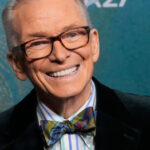 Bob Mackie, designer to the stars who dressed Cher and Marilyn and defined ’70s glamour, dies at 87