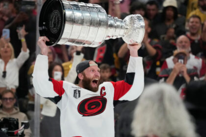 Hurricanes sign captain Jordan Staal to one-year contract extension