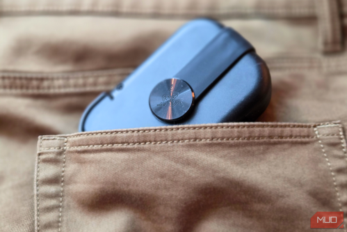 Razer squeezed a full controller into something that fits in your pocket
