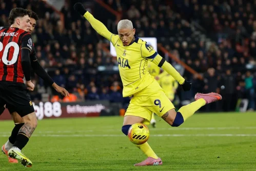 Richarlison tenta rescindir com Tottenham e cogita justa causa; acordo é visto como difícil