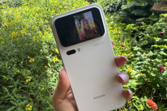 I’m Enamored With the Xiaomi 18 Pro Max’s Rear Second Screen