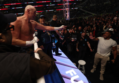 Tyson Fury and Anthony Joshua prediction is made by world champion who ‘definitely’ wants to face winner