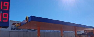 Corre a la gasolinera o será tarde: el precio de la gasolina cae en picado y el diésel va a la baja